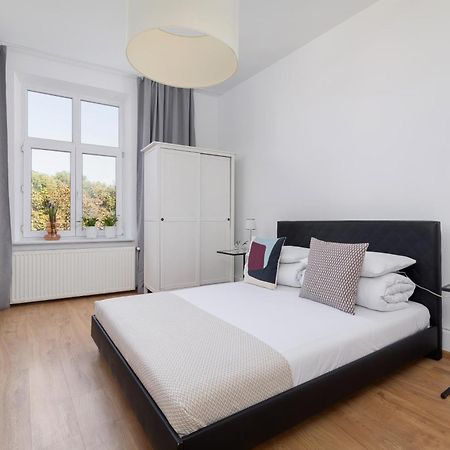 1-Bedroom Apartment - Dluga 65 Street คราคูฟ ภายนอก รูปภาพ