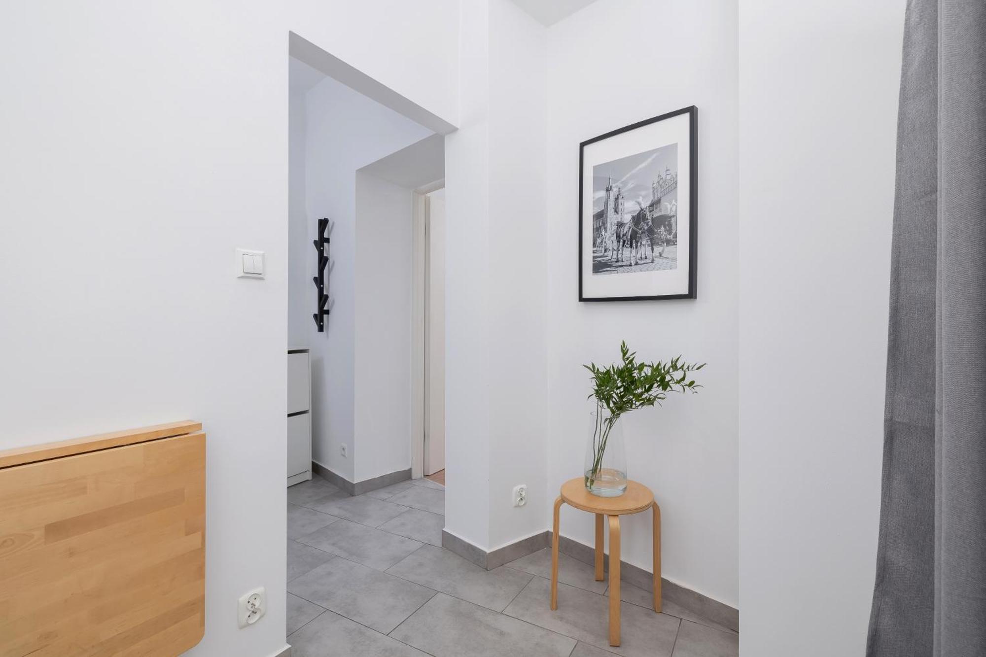 1-Bedroom Apartment - Dluga 65 Street คราคูฟ ภายนอก รูปภาพ