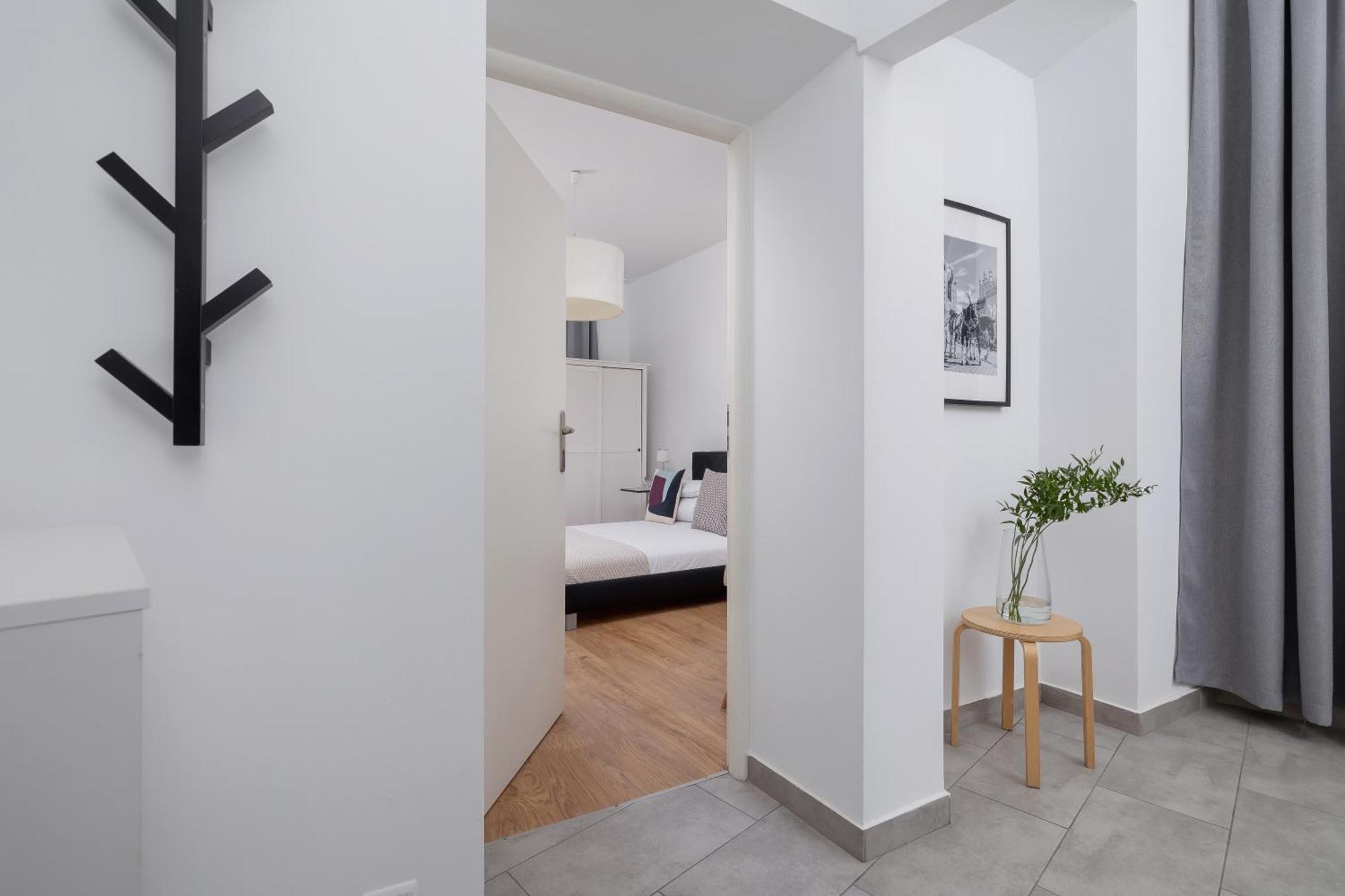 1-Bedroom Apartment - Dluga 65 Street คราคูฟ ภายนอก รูปภาพ